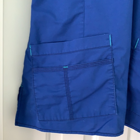 Women’s Scrub Top Blue - Picture 3 of 5